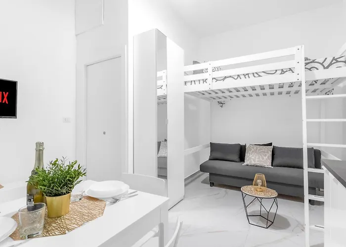 Arq16 - Duomo-Loreto - Central - Modern
